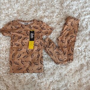 NWT Burke  bamboo Lightning Bolt Tan Pajama Set- 5/6T